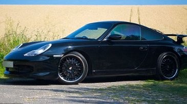 Walah, Anjing Mati Diseret Porsche Berkecepatan 112 Km/Jam!