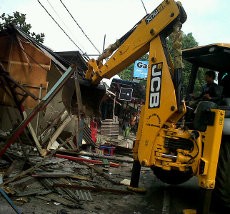 Bangunan Liar Dibongkar, Seorang Pemilik Tertipu Rp 50 Juta