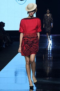 Oscar Lawalata The Culture Incarnation. Jakarta Fashion Week 2012 at Pacific Place Ground Floor. Jakarta. [Foto: Mohammad Abduh/Wolipop]