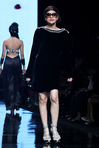 Dimas Beck & Melly Goeslow Metaphoric Black. Jakarta Fashion Week 2012 at Pacific Place Ground Floor. Jakarta. [Foto: Mohammad Abduh/Wolipop]