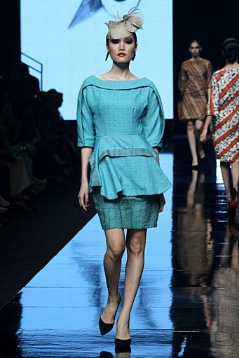 Oscar Lawalata The Culture Incarnation. Jakarta Fashion Week 2012 at Pacific Place Ground Floor. Jakarta. [Foto: Mohammad Abduh/Wolipop]