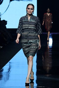 Oscar Lawalata The Culture Incarnation. Jakarta Fashion Week 2012 at Pacific Place Ground Floor. Jakarta. [Foto: Mohammad Abduh/Wolipop]