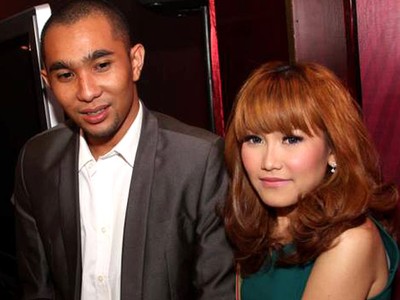Ayu Ting Ting Mesra Bareng Pacar