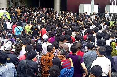 Polisi Periksa RIM Terkait Insiden BlackBerry Murah di Pacific Place