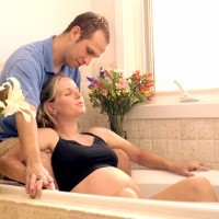 Bayi Pertama Berisiko Tinggi Jika Dilahirkan di Rumah