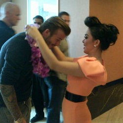 Syahrini Sambut Kedatangan David Beckham di Jakarta