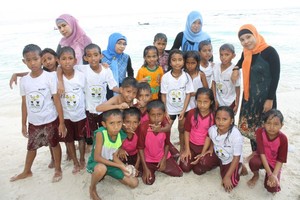 Dari pasir putih sampai nikmatnya rujak natsepa