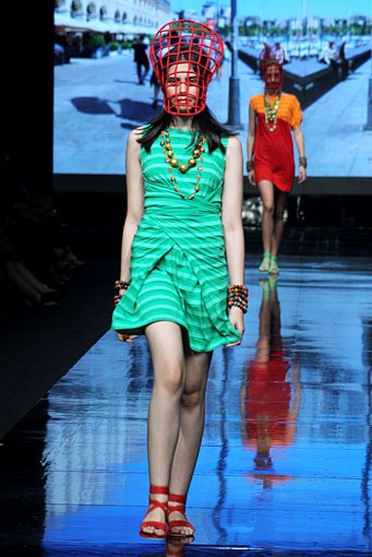 Dwi Iskandar Blend in Contrast. Jakarta Fashion Week 2012 at Pacific Place Ground Floor. Jakarta. [Foto: Mohammad Abduh/Wolipop]