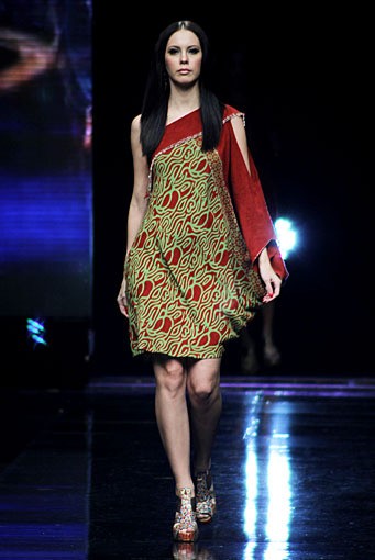 Afif Syakur Deconstructed Line Jakarta Fashion Week 2012 at Pacific Place Ground Floor. Jakarta. [Foto: Mohammad Abduh/Wolipop]