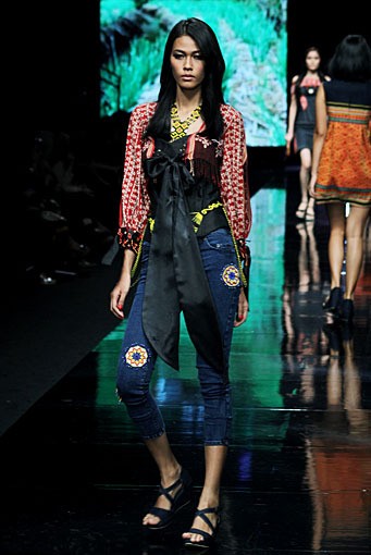 Uke Toegimin Exotic Rustic. Jakarta Fashion Week 2012 at Pacific Place Ground Floor. Jakarta. {Foto: Mohammad Abduh/Wolipop]