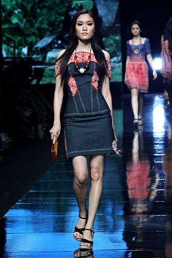 Uke Toegimin Exotic Rustic. Jakarta Fashion Week 2012 at Pacific Place Ground Floor. Jakarta. {Foto: Mohammad Abduh/Wolipop]