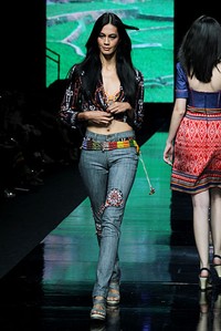 Uke Toegimin Exotic Rustic. Jakarta Fashion Week 2012 at Pacific Place Ground Floor. Jakarta. {Foto: Mohammad Abduh/Wolipop]