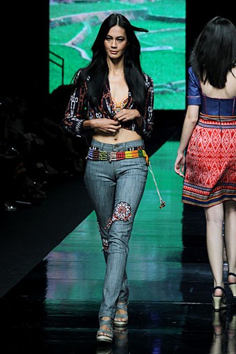 Uke Toegimin Exotic Rustic. Jakarta Fashion Week 2012 at Pacific Place Ground Floor. Jakarta. {Foto: Mohammad Abduh/Wolipop]