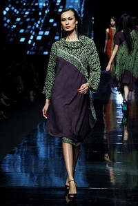 Afif Syakur Deconstructed Line Jakarta Fashion Week 2012 at Pacific Place Ground Floor. Jakarta. [Foto: Mohammad Abduh/Wolipop]