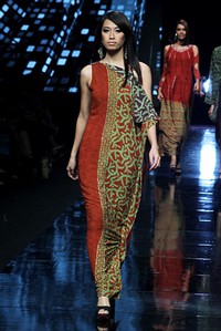 Afif Syakur Deconstructed Line Jakarta Fashion Week 2012 at Pacific Place Ground Floor. Jakarta. [Foto: Mohammad Abduh/Wolipop]