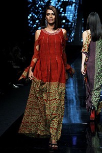 Afif Syakur Deconstructed Line Jakarta Fashion Week 2012 at Pacific Place Ground Floor. Jakarta. [Foto: Mohammad Abduh/Wolipop]