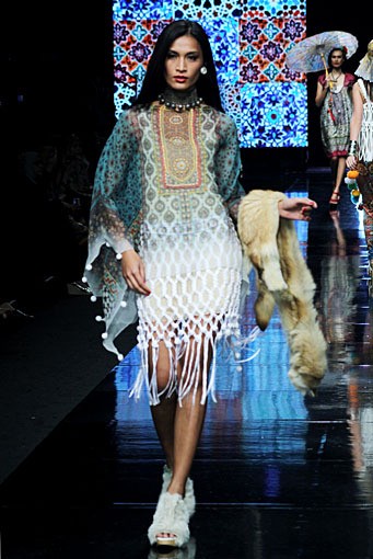 Fuji Tjandra Miles OTiles. Jakarta Fashion Week 2012 at Pacific Place Ground Floor. Jakarta. [Foto: Mohammad Abduh/Wolipop]