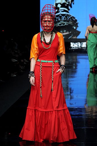 Dwi Iskandar Blend in Contrast. Jakarta Fashion Week 2012 at Pacific Place Ground Floor. Jakarta. [Foto: Mohammad Abduh/Wolipop]