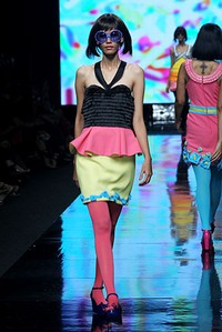 Junie Kwanda Ribbonholic. Jakarta Fashion Week 2012 at Pacific Place Ground Floor. Jakarta. [Foto: Mohammad Abduh/Wolipop]