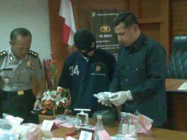 Polda Kepri Gerebek Tempat Pembuat Ekstasi di Batam