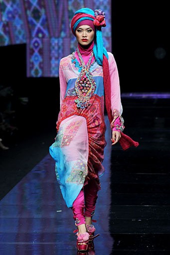 Jeny Tjahyawati Geo-Ethnic. Jakarta Fashion Week 2012 at Pacific Place Ground Floor. Jakarta. [Foto: Mohammad Abduh/Wolipop]