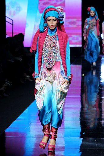 Jeny Tjahyawati Geo-Ethnic. Jakarta Fashion Week 2012 at Pacific Place Ground Floor. Jakarta. [Foto: Mohammad Abduh/Wolipop]