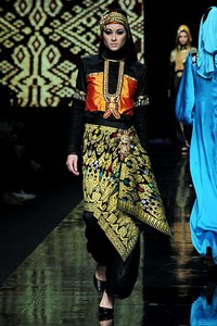 Lia Afif Burning In The Dazzle. Jakarta Fashion Week 2012 at Pacific Place Ground Floor. Jakarta. [Foto: Mohammad Abduh/Wolipop]