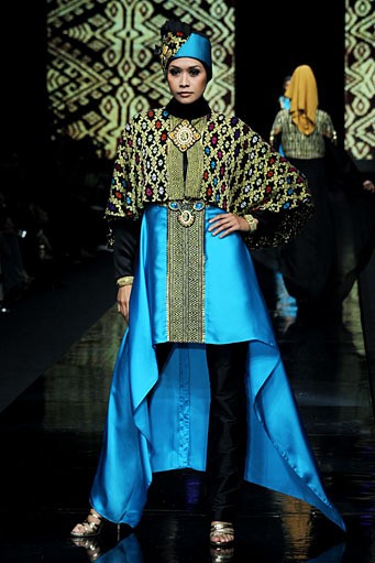 Lia Afif Burning In The Dazzle. Jakarta Fashion Week 2012 at Pacific Place Ground Floor. Jakarta. [Foto: Mohammad Abduh/Wolipop]