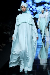 Irna Mutiara Wonderful Growth. Jakarta Fashion Week 2012 at Pacific Place Ground Floor. Senayan. Jakarta. [Foto: Mohammad Abduh/Wolipop]