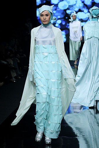 Irna Mutiara Wonderful Growth. Jakarta Fashion Week 2012 at Pacific Place Ground Floor. Senayan. Jakarta. [Foto: Mohammad Abduh/Wolipop]