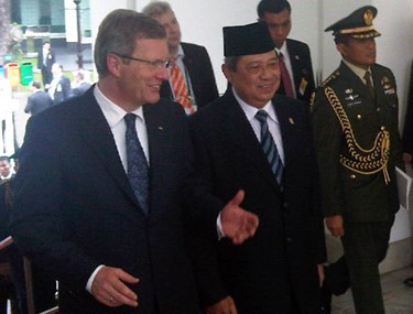 SBY Sambut Kedatangan Presiden Jerman