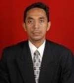 Tiang Listrik Dibiarkan Roboh