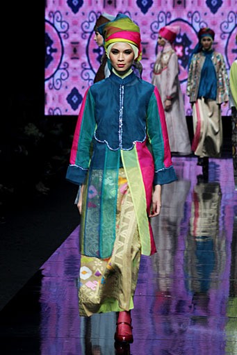 Iva Lativah Deep And Bright. Jakarta Fashion Week 2012 at Pacific Place Ground Floor. Jakarta. [Foto: Mohammad Abduh/Wolipop]