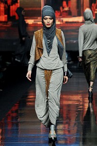 Monika Jufry 2Pose. Jakarta Fashion Week 2012 at Pacific Place Ground Floor. Jakarta. [Foto: Mohammad Abduh/Wolipop]