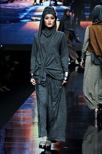 Monika Jufry 2Pose. Jakarta Fashion Week 2012 at Pacific Place Ground Floor. Jakarta. [Foto: Mohammad Abduh/Wolipop]