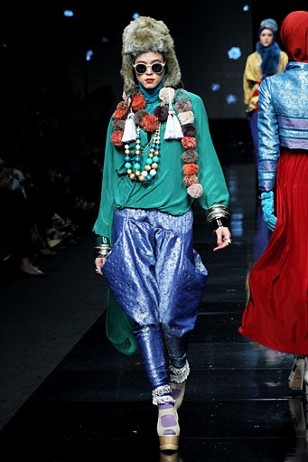 Dian Pelangi Russkaya Raduga. Jakarta Fashion Week 2012 at Pacific Place Ground Floor. Jakarta. [Foto: Mohammad Abduh/Wolipop]