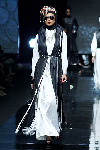 Hanni Hannanto Hjab Rock. Jakarta Fashion Week 2012 at Pacific Place Ground Floor. Jakarta. [Foto: Mohammad Abduh/Wolipop]