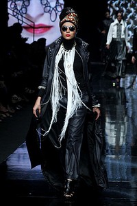 Hanni Hannanto Hjab Rock. Jakarta Fashion Week 2012 at Pacific Place Ground Floor. Jakarta. [Foto: Mohammad Abduh/Wolipop]