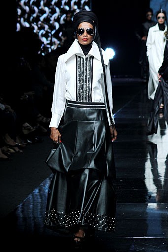Hanni Hannanto Hjab Rock. Jakarta Fashion Week 2012 at Pacific Place Ground Floor. Jakarta. [Foto: Mohammad Abduh/Wolipop]