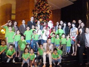 InterContinental Berbagi Kasih di Festive Celebration!