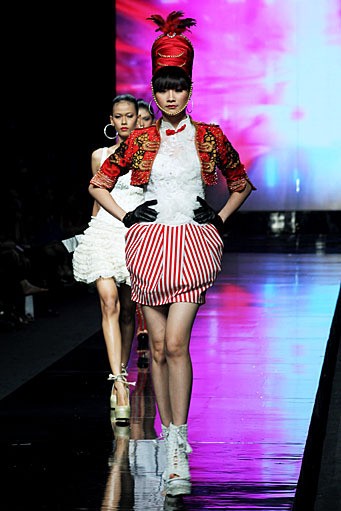 Vicky Soetono Mario & Jo. Jakarta Fashion Week 2012 at Pacific Place Ground Floor. Jakarta. [Foto: Mohammad Abduh/Wolipop]