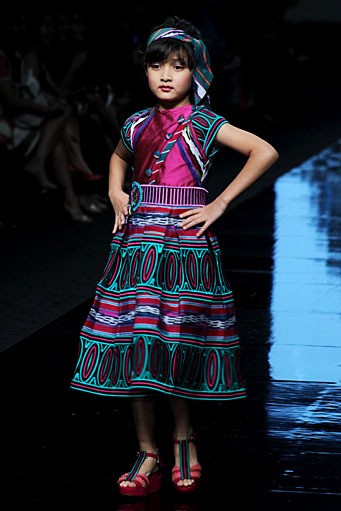 Sofie Trans Cultures. Jakarta Fashion Week 2012 at Pacific Place Ground Floor. Jakarta. [Foto: Mohammad Abduh/Wolipop]