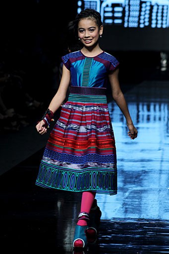 Sofie Trans Cultures. Jakarta Fashion Week 2012 at Pacific Place Ground Floor. Jakarta. [Foto: Mohammad Abduh/Wolipop]