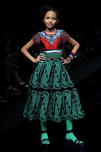 Sofie Trans Cultures. Jakarta Fashion Week 2012 at Pacific Place Ground Floor. Jakarta. [Foto: Mohammad Abduh/Wolipop]