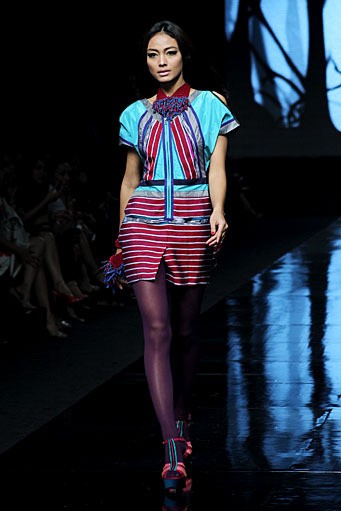 Sofie Trans Cultures. Jakarta Fashion Week 2012 at Pacific Place Ground Floor. Jakarta. [Foto: Mohammad Abduh/Wolipop]