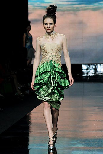 Hengki Kawilarang Sungketiquette. Jakarta Fashion Week 2012 at Pacific Place Ground Floor. Jakarta. [Foto: Mohammad Abduh/Wolipop]