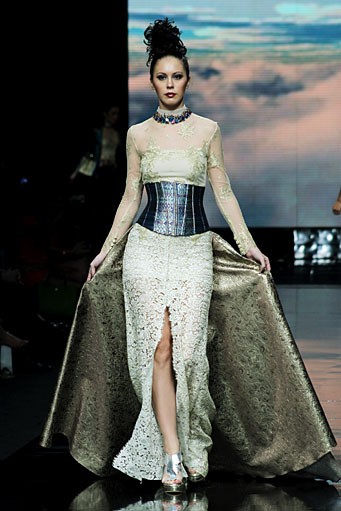 Hengki Kawilarang Sungketiquette. Jakarta Fashion Week 2012 at Pacific Place Ground Floor. Jakarta. [Foto: Mohammad Abduh/Wolipop]