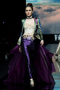 Hengki Kawilarang Sungketiquette. Jakarta Fashion Week 2012 at Pacific Place Ground Floor. Jakarta. [Foto: Mohammad Abduh/Wolipop]