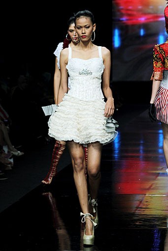 Vicky Soetono Mario & Jo. Jakarta Fashion Week 2012 at Pacific Place Ground Floor. Jakarta. [Foto: Mohammad Abduh/Wolipop]