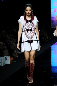 Vicky Soetono Mario & Jo. Jakarta Fashion Week 2012 at Pacific Place Ground Floor. Jakarta. [Foto: Mohammad Abduh/Wolipop]